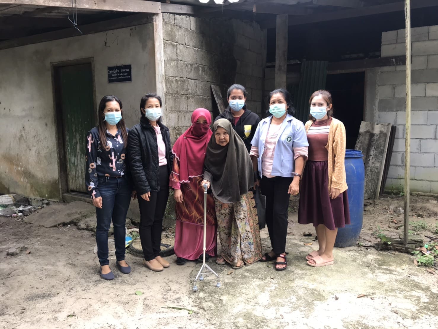 กิจกรรมลงพื้นที่มอบไม้สามปุ่มให้แก่ผู้สูงอายุหมู่ที่ 1 บ้านบางขุนทอง